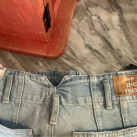 We The Free barrel shorts.  New with tags - Picture 3 of 4